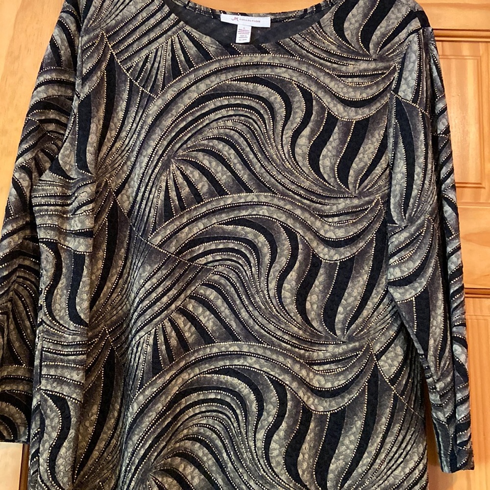 Women top. 3/4 sleeve dressy top with gold accent